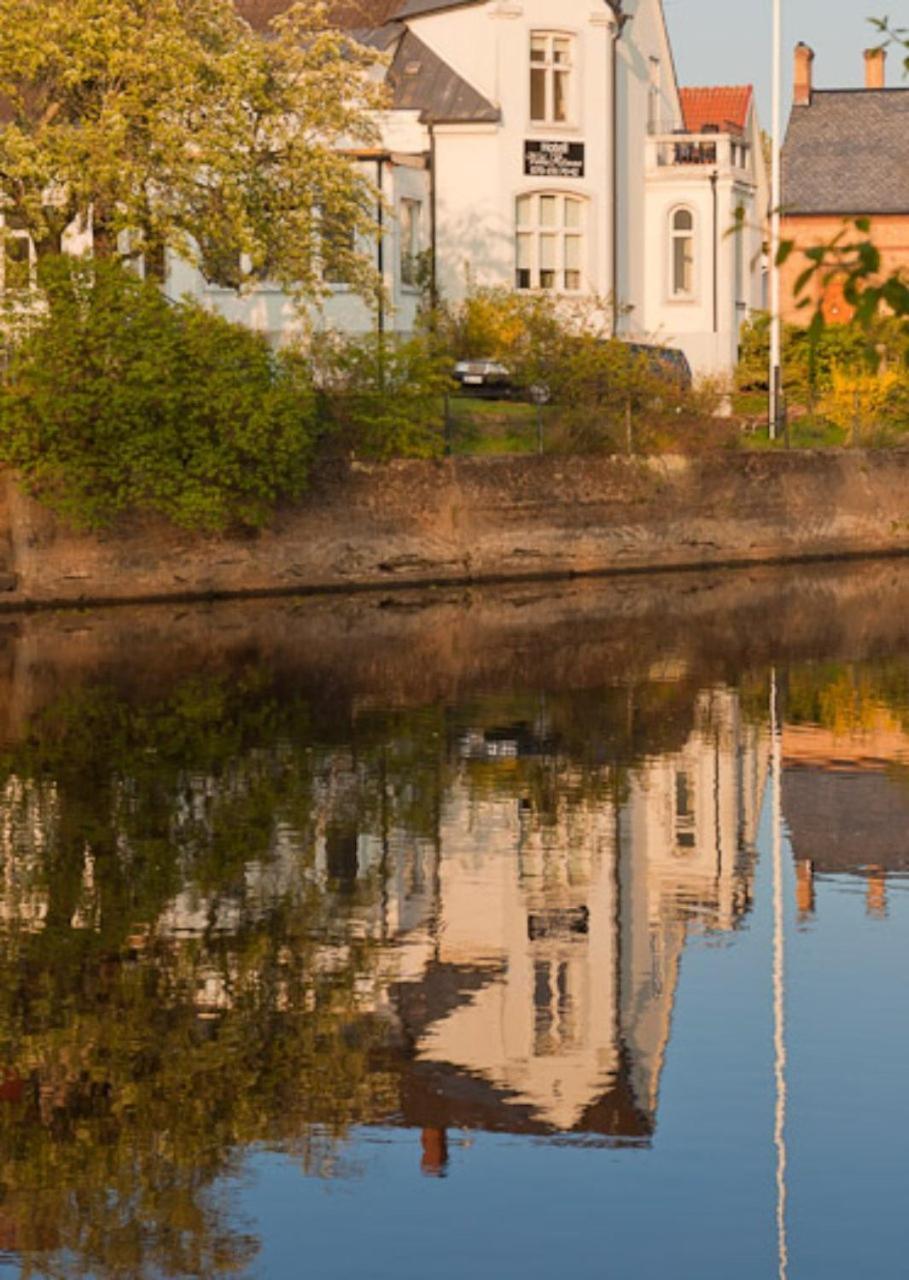 Ängelholm Hotell Villa Roenne מראה חיצוני תמונה